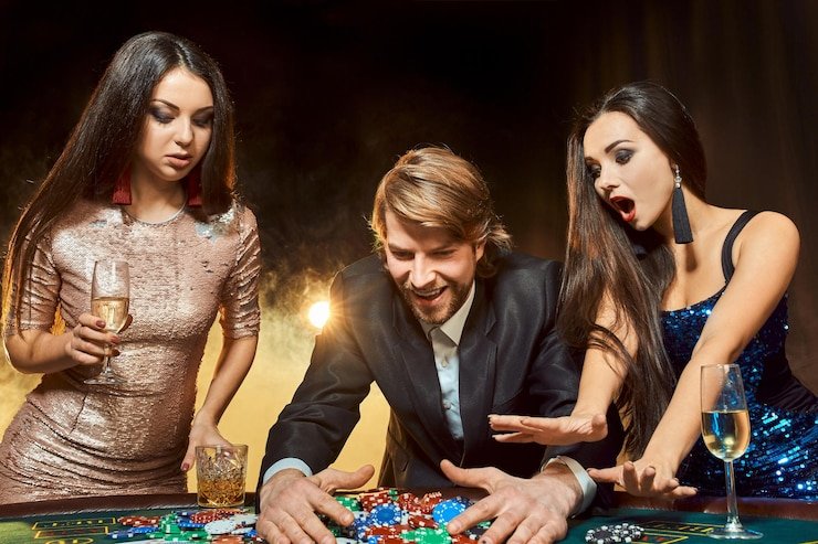 Antarmuka deposit GoPay di platform binjai toto dengan meja live dealer di latar belakang